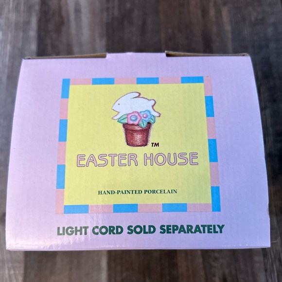 Easter House Hand-Painted Porcelain Decoration - Picture 5 of 5